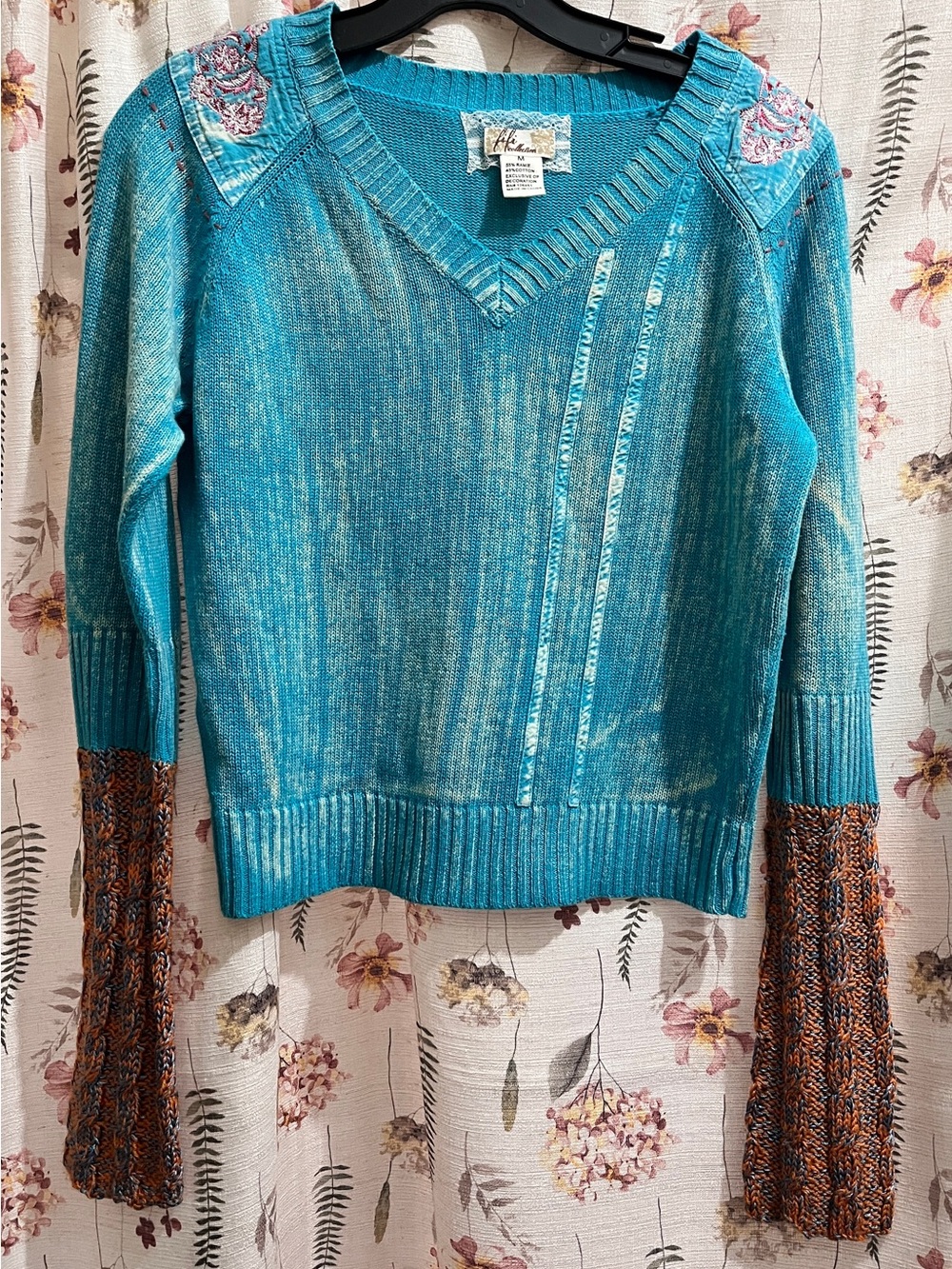 Turquoise V-Neck Mixed-Media Sweater with Brown Contrast Sleeves